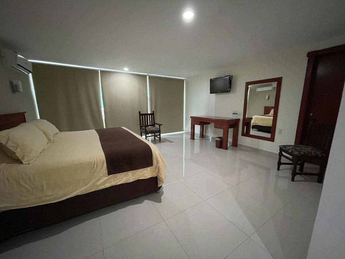 Hotel Latino Sahuayo Экстерьер фото
