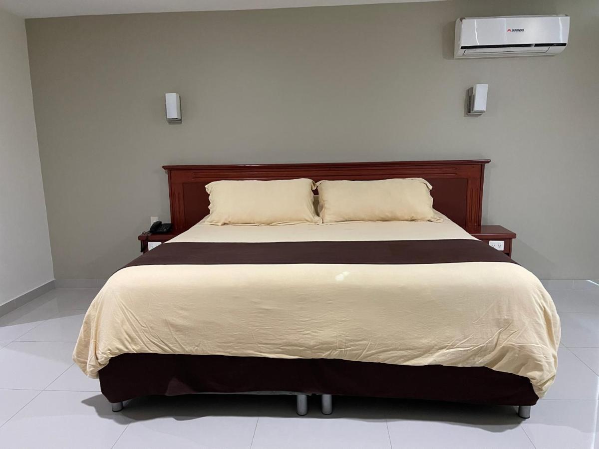 Hotel Latino Sahuayo Экстерьер фото