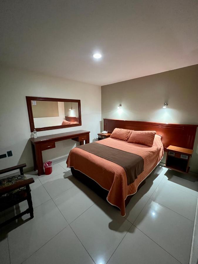 Hotel Latino Sahuayo Экстерьер фото